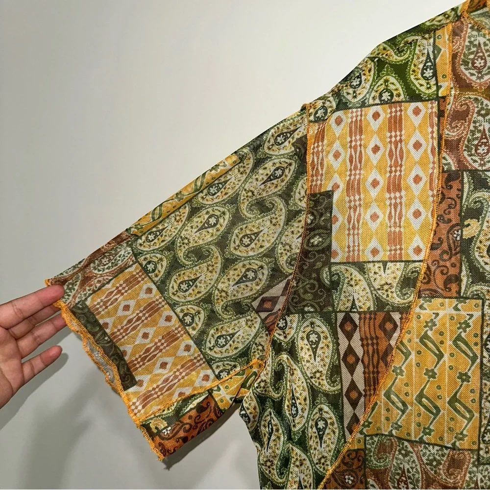 🌷5/$20 Women’s Patterned Cropped Mesh Top - Picture 3 of 4